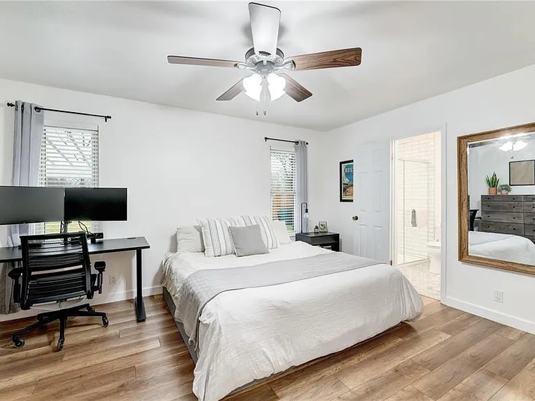 13313 Effingham St — Photo 4