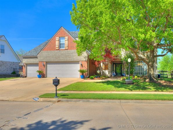 10201 E 92nd St N, Owasso, OK 74055