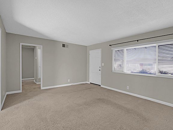 5th image of 8604 Briarwood Ln
