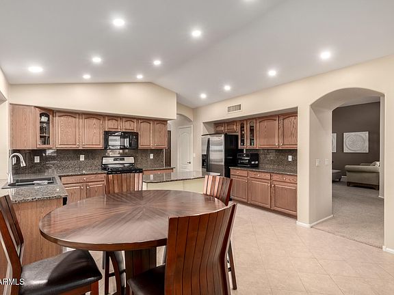 5th image of 41762 W LITTLE Court