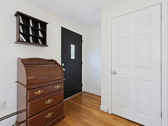 4th image of 4 Willow St