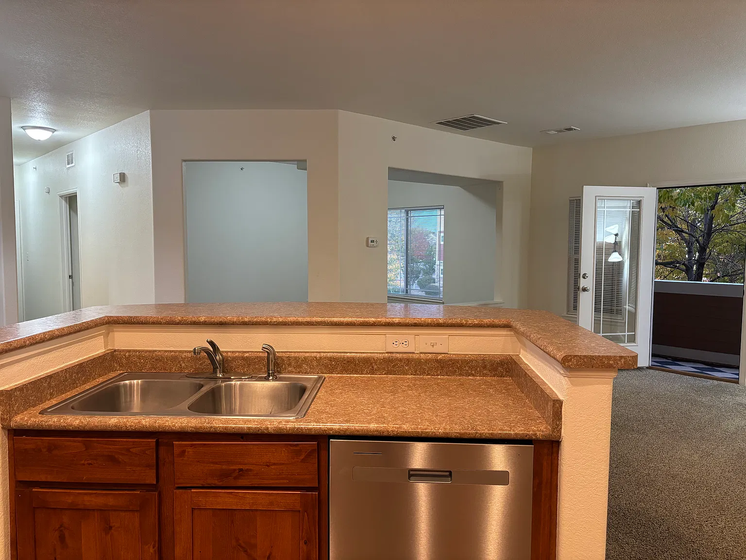 2803 Kansas Dr — Photo 2