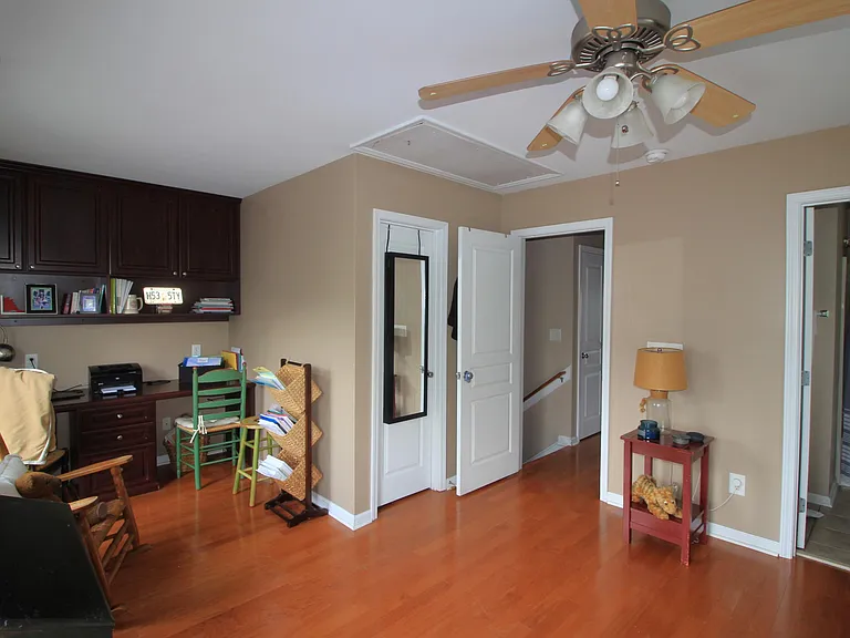 317 Kinellan Ln — Photo 18