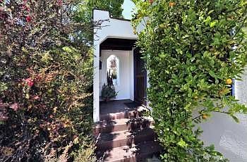 5th image of 3042 Gracia St