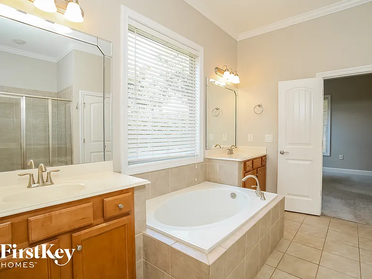 207 Hickory Nut Ln — Photo 11