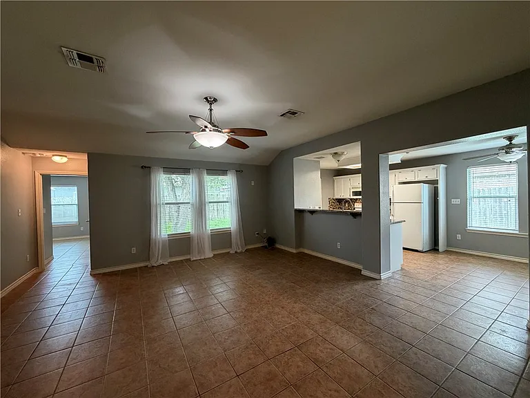 6629 Kodiak Dr — Photo 3