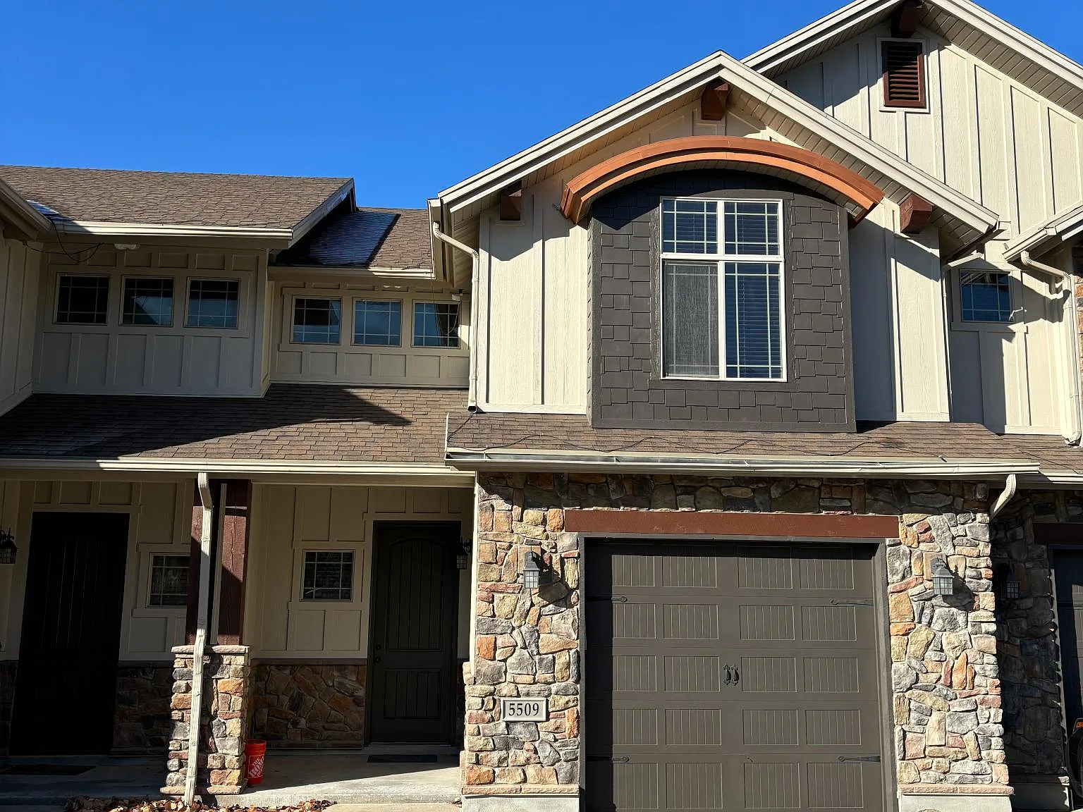 3 bed, 2.5 bath, 1650 sqft, $2,150 — Photo 1