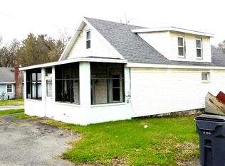 1143 River Rd, Troy, NY 12182