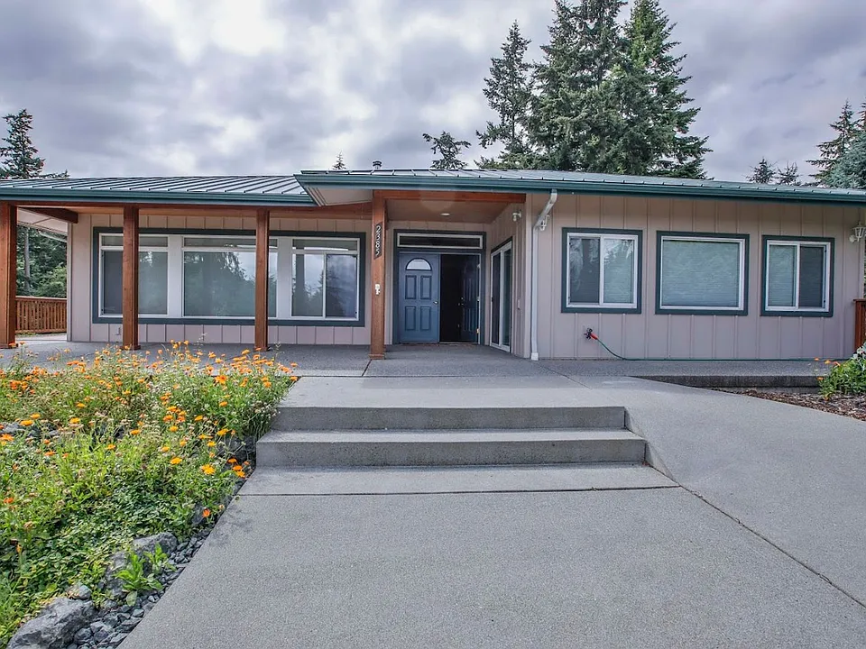 2385 Lake Forest Dr