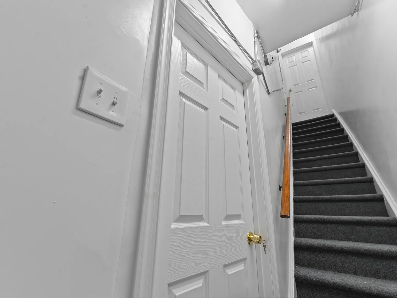 2 bed, 1000 sqft, $1,600 — Photo 2