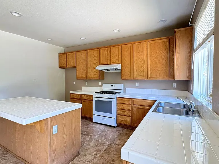 11557 Marissa Way — Photo 9
