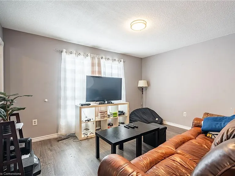 19 Patricia St — Photo 12