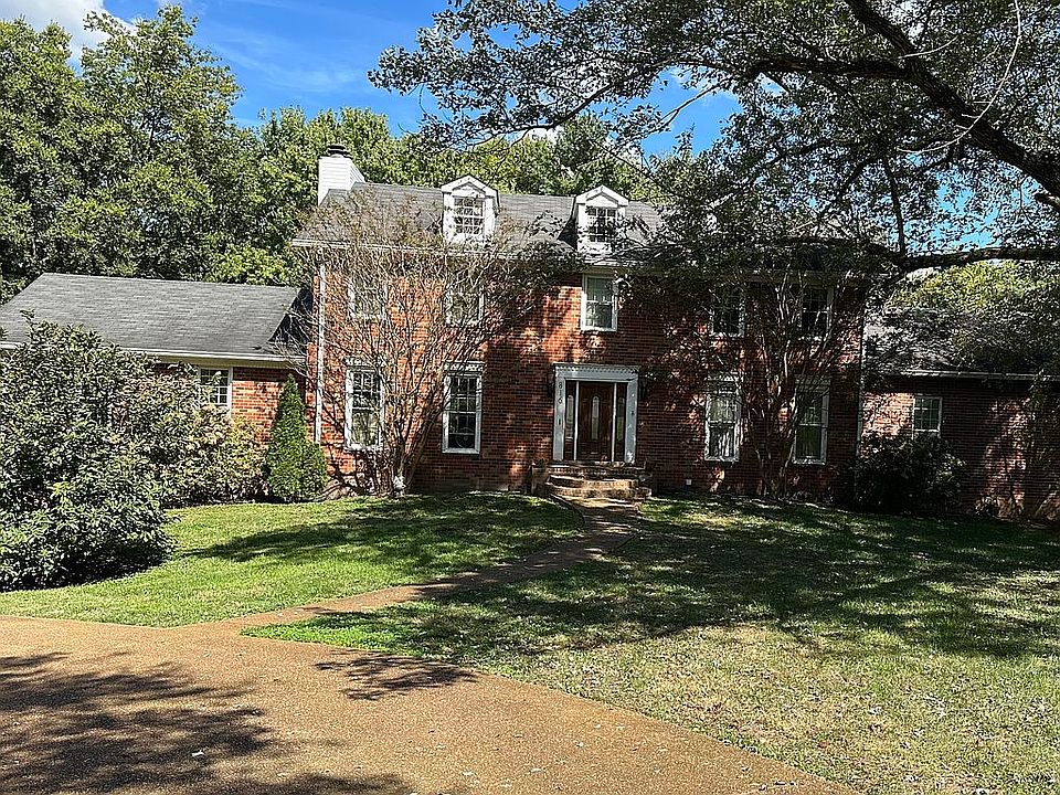 2nd image of 816 Knightsboro Ct