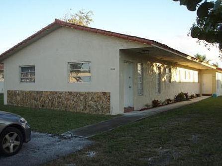 1st image of 1220 NE 121st St