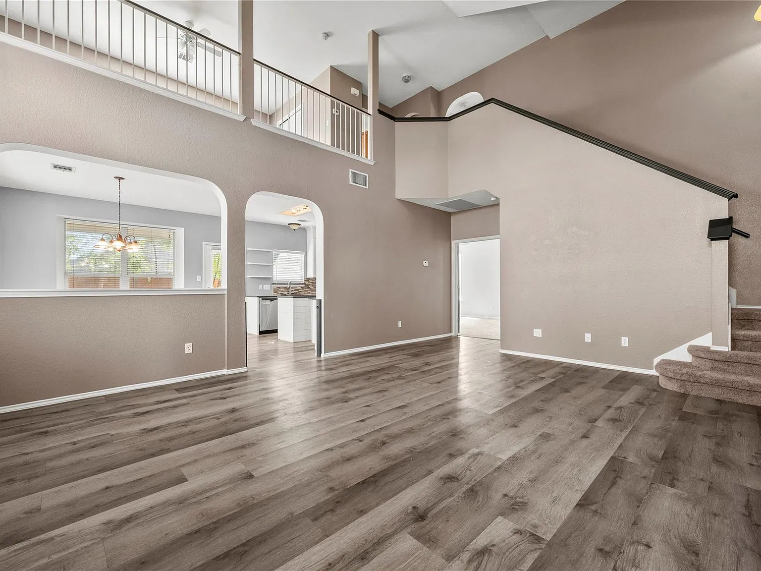 3 bed, 2.5 bath, 2176 sqft, $2,150 — Photo 4