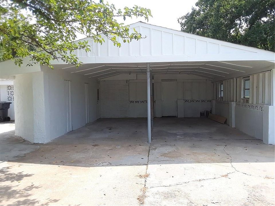 2nd image of 2820 N Rockwell Ave