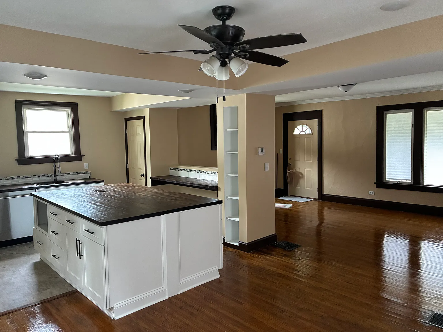 3 bed, 1300 sqft, $1,750 — Photo 2