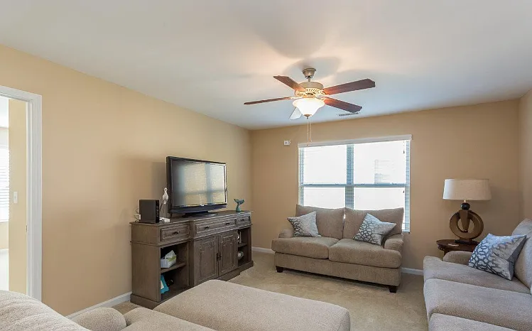 2409 Pear Tree Ln — Photo 11