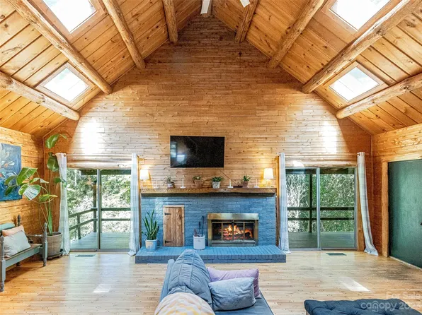 489 Seven Springs Rd, Pisgah Forest, NC 28768