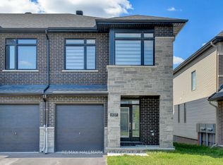 927 Omagaki Way, Ottawa, ON K1X0J2