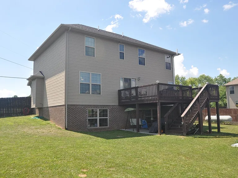 430 Knox Ave — Photo 3