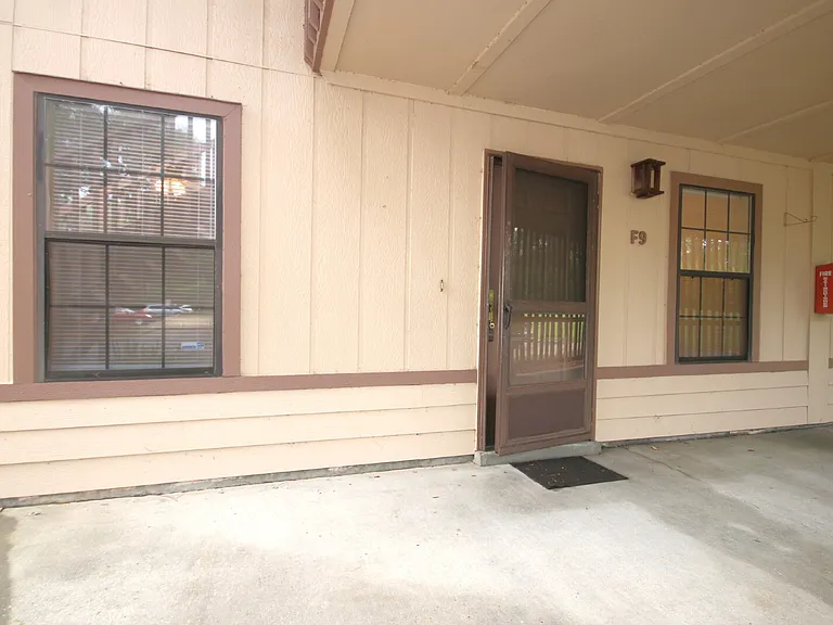 2303 W Michigan Ave #F9 — Photo 2
