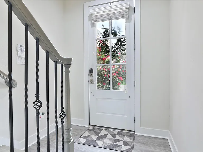 4104 Marina St — Photo 6