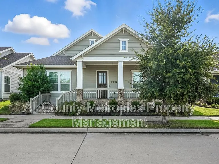 9002 Habersham Dr — Photo 1