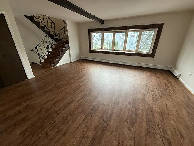 3 bed, 1.5 bath, $4,000 — Photo 3
