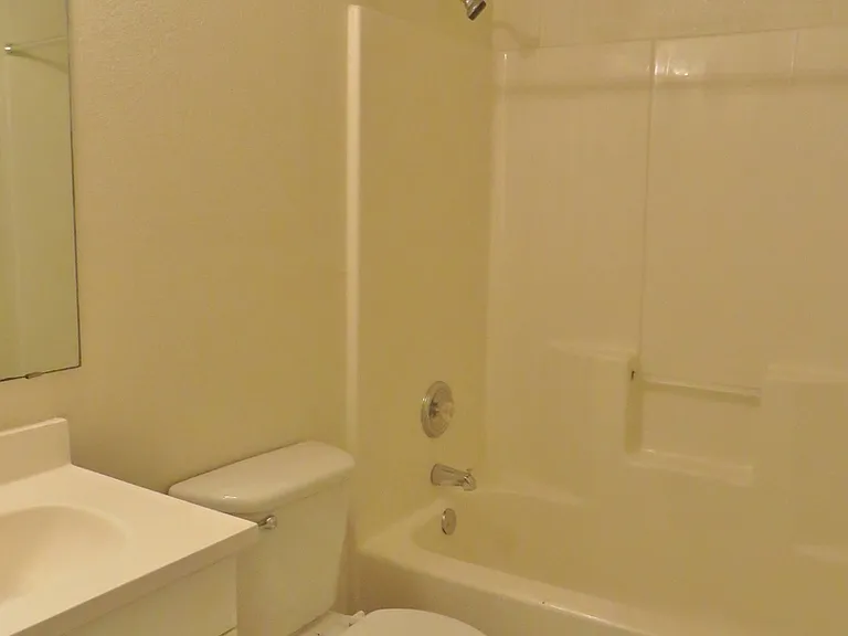 2216B Katy Ln — Photo 10