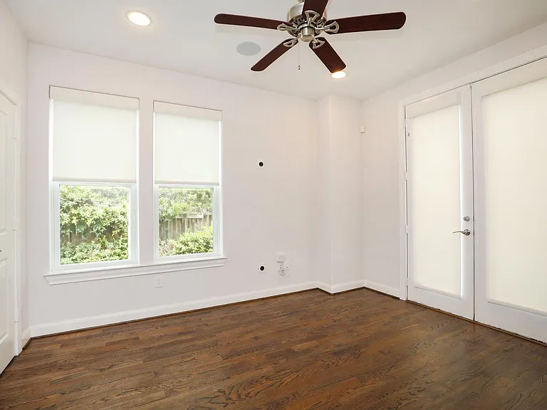 2212 Stuart St — Photo 8