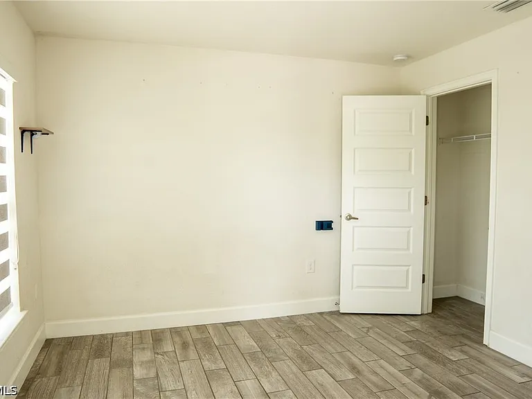 1100 Diplomat Pkwy W — Photo 21