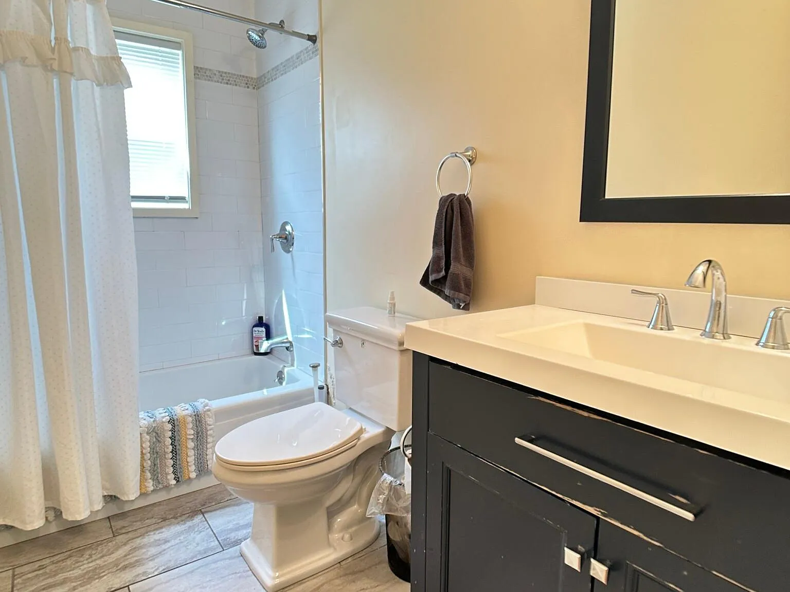 3 bed, 9999 sqft, $3,500 — Photo 4