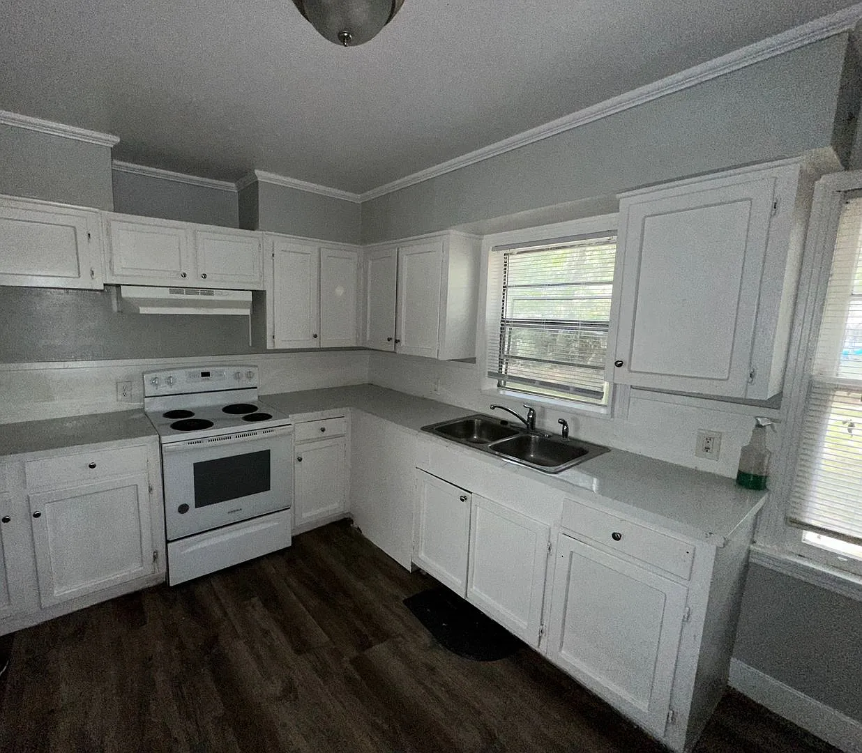 3211 Charelston Dr. - Jackson Ms. 39212 — Photo 2