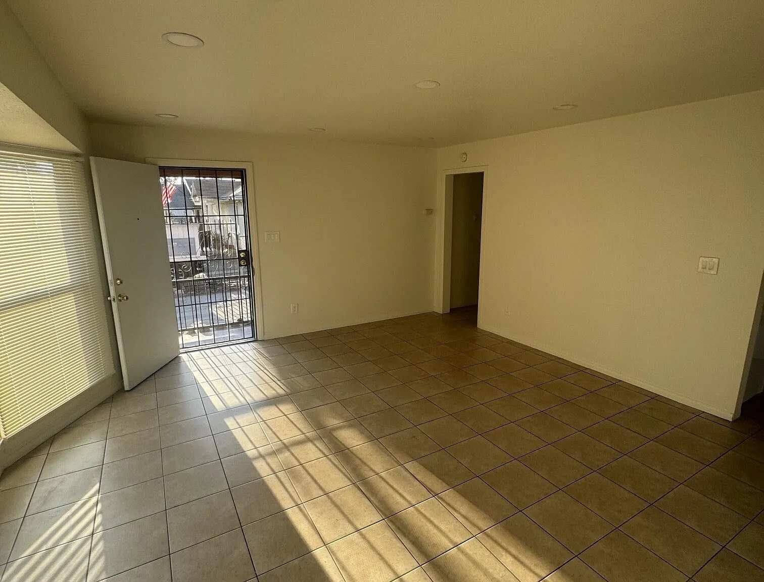 3 bed, $1,995 — Photo 3