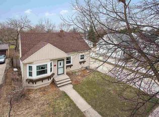 421 S Irwin Ave, Green Bay, WI 54301