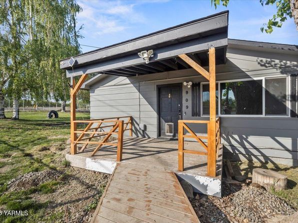 909 Appleway Rd, Grandview, WA 98930
