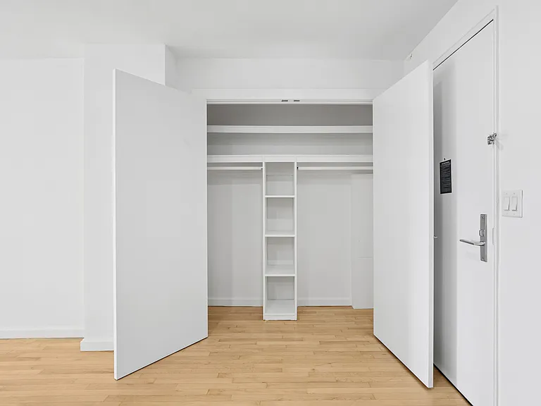 330 W 58th St #12G — Photo 12