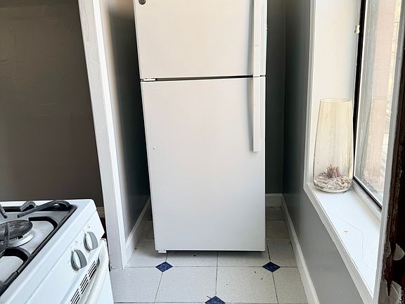 2nd image of 376 Lafayette Ave #3