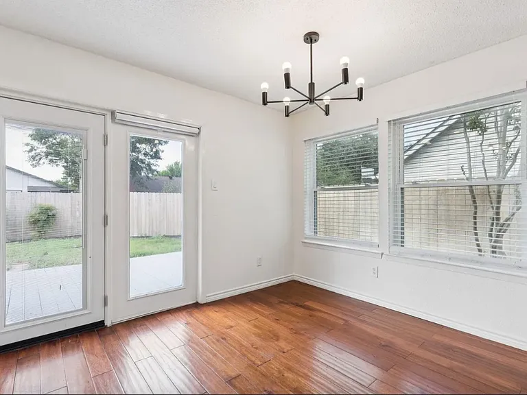 1805 Eastfield Dr — Photo 8
