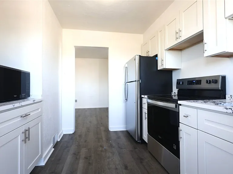 2811 Brownsville Rd #4 — Photo 4