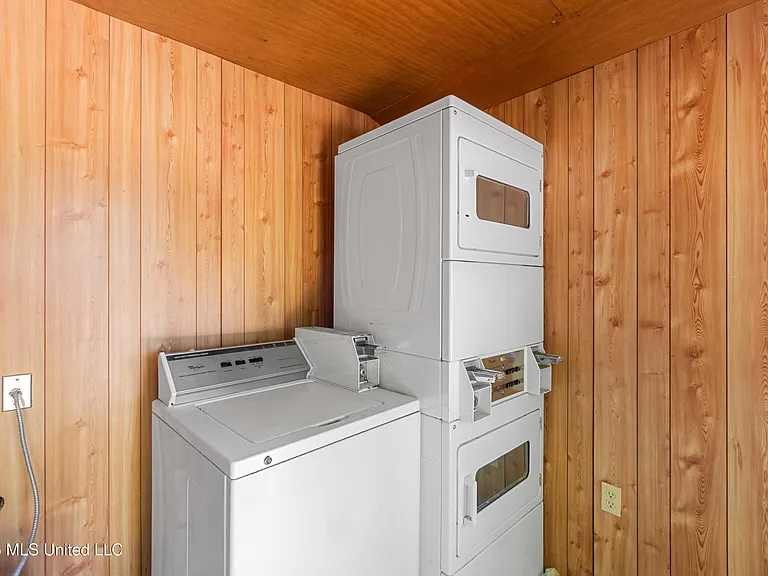 720 Broad St #1 — Photo 21