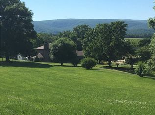 Independence Ct, Uniontown, PA 15401