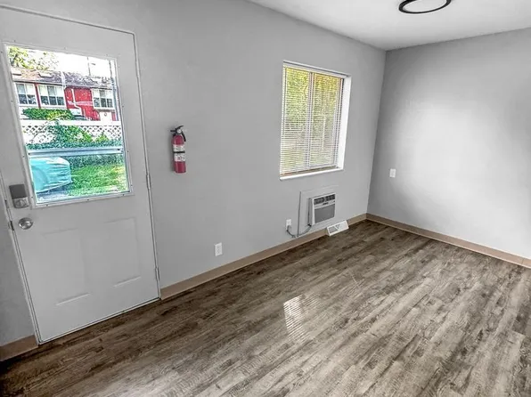 2834 S Burdick St, Kalamazoo, MI 49001