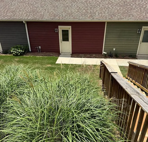 604 Springbank Aly — Photo 19