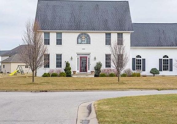 3rd image of 4410 Island Dr W