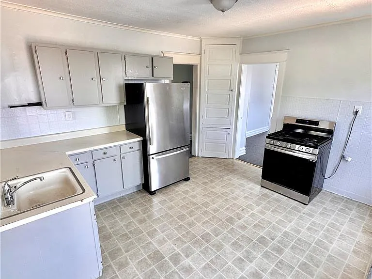 31 N 12th St #3 — Photo 3
