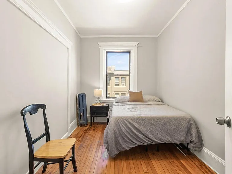 28 Glenville Ave #8 — Photo 2