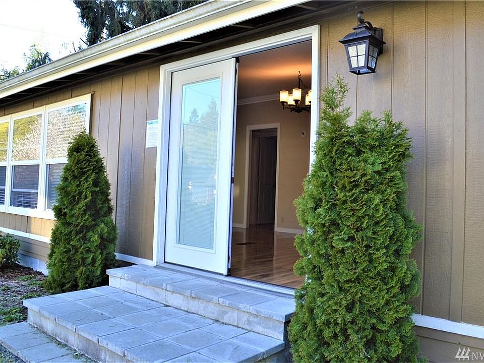 1st image of 702 Delta Ln SE