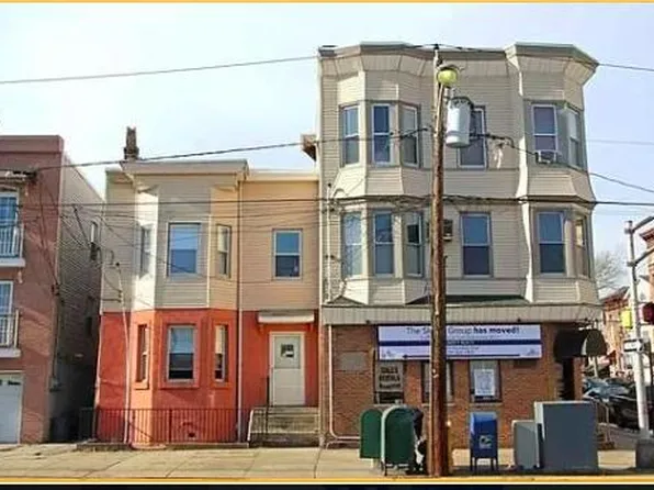 3677 Kennedy Boulevard image 1 of 8